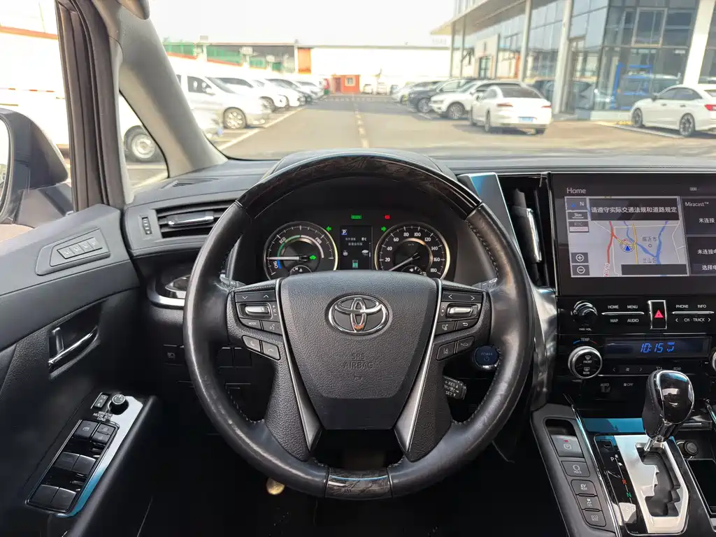 Wilfa 2023 Crown Dual Engine 2.5L HV Deluxe Edition купить на сайте DeffCars