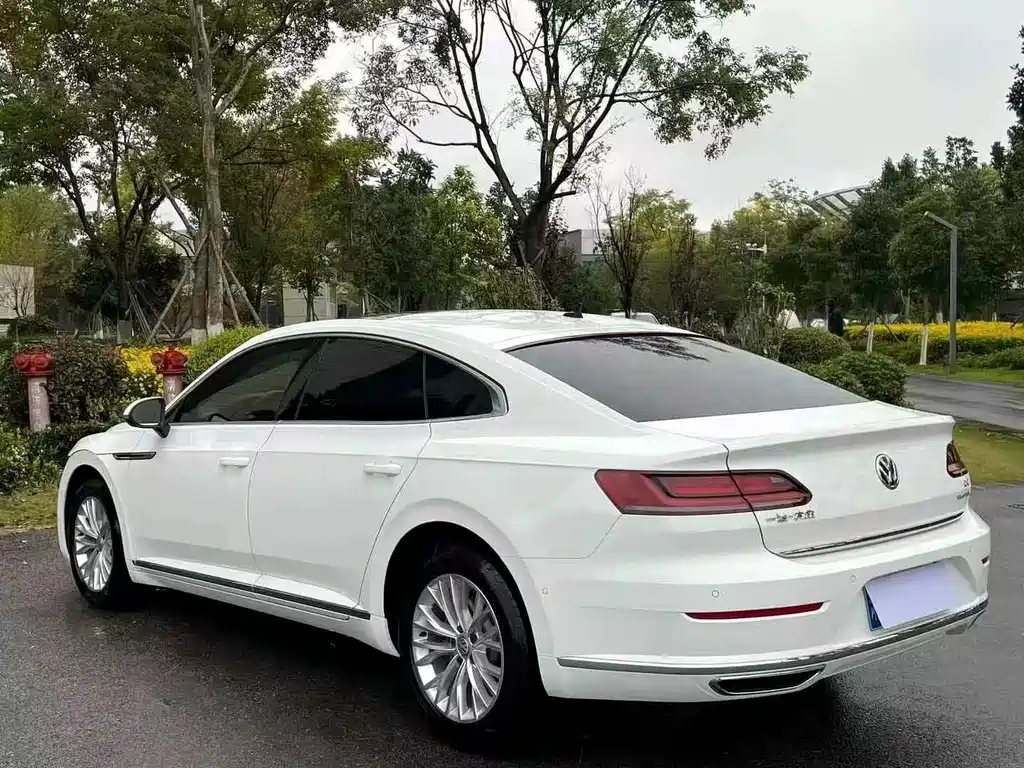 FAW-Volkswagen CC 2019 330TSI Charming Edition National V купить на сайте DeffCars