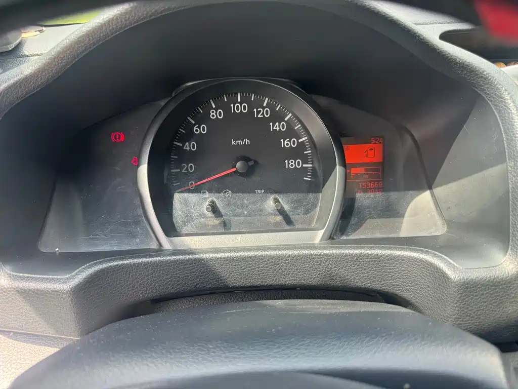 Nissan NV200 2011 model 1.6L 232 seats elegant type купить на сайте DeffCars