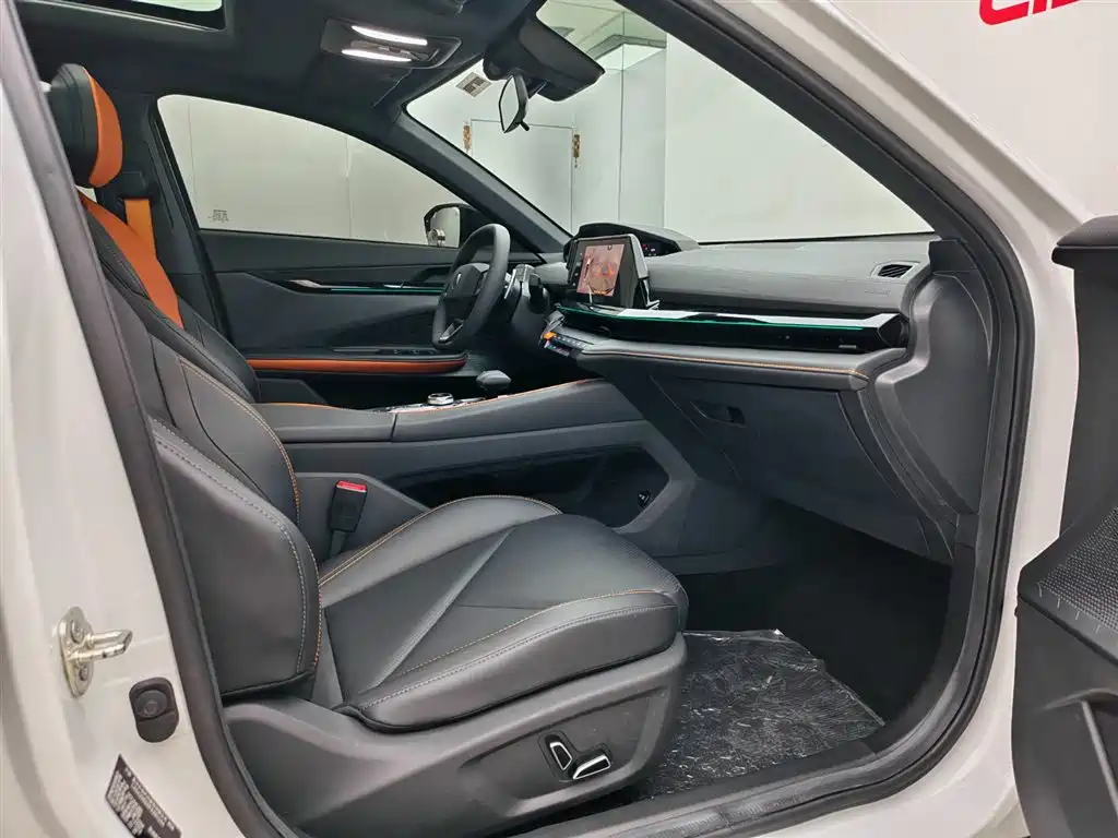 Changan UNI-V 2022 1.5T premium model купить на сайте DeffCars