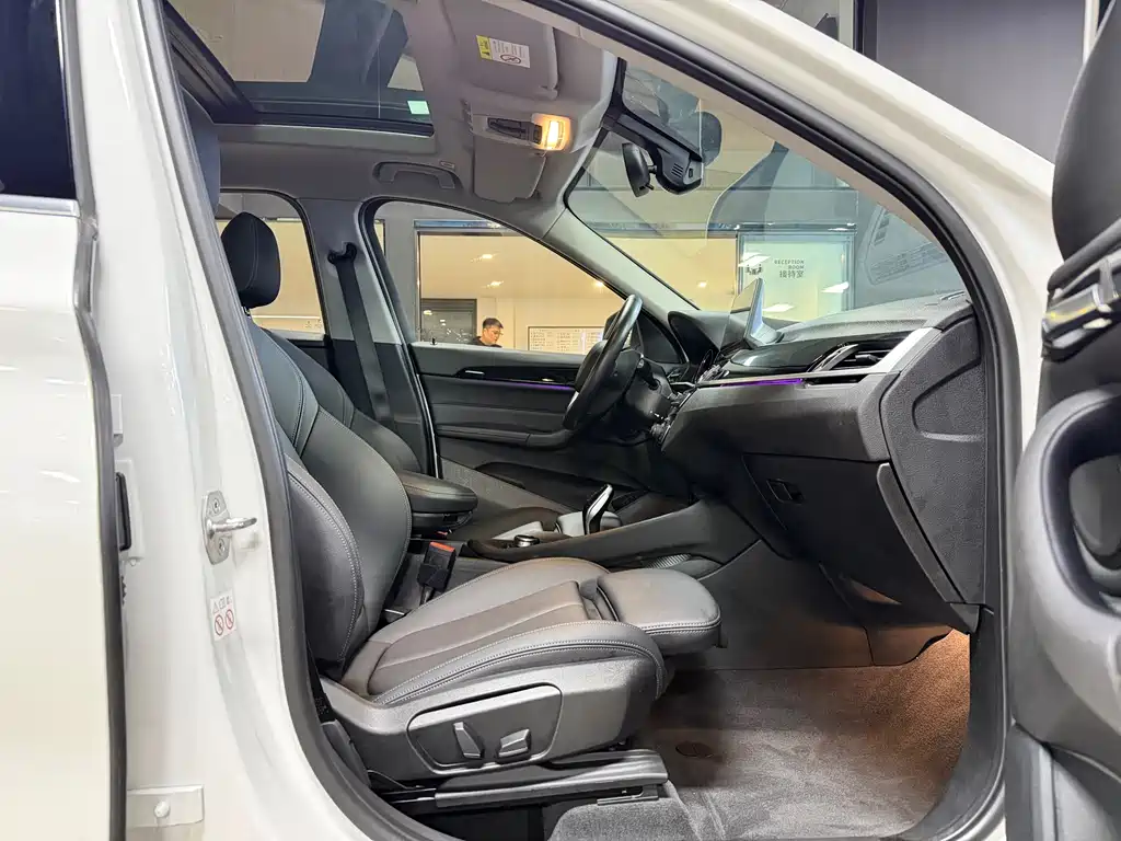 BMW X1 2020 sDrive25Li Leading Model купить на сайте DeffCars