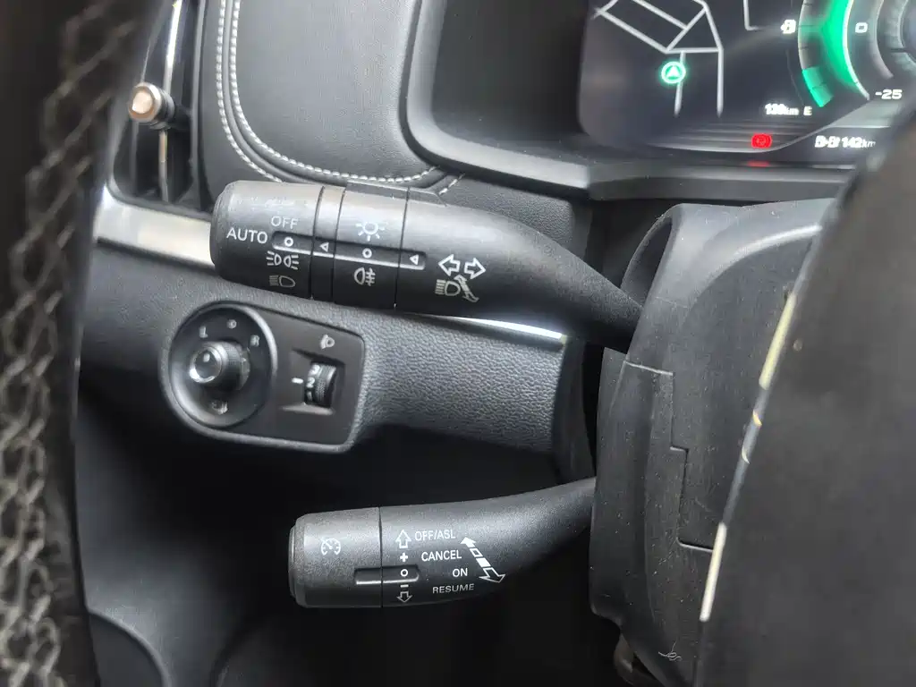 Roewe i6 New Energy 2019 PLUS 50T Internet Honor Smart Edition купить на сайте DeffCars