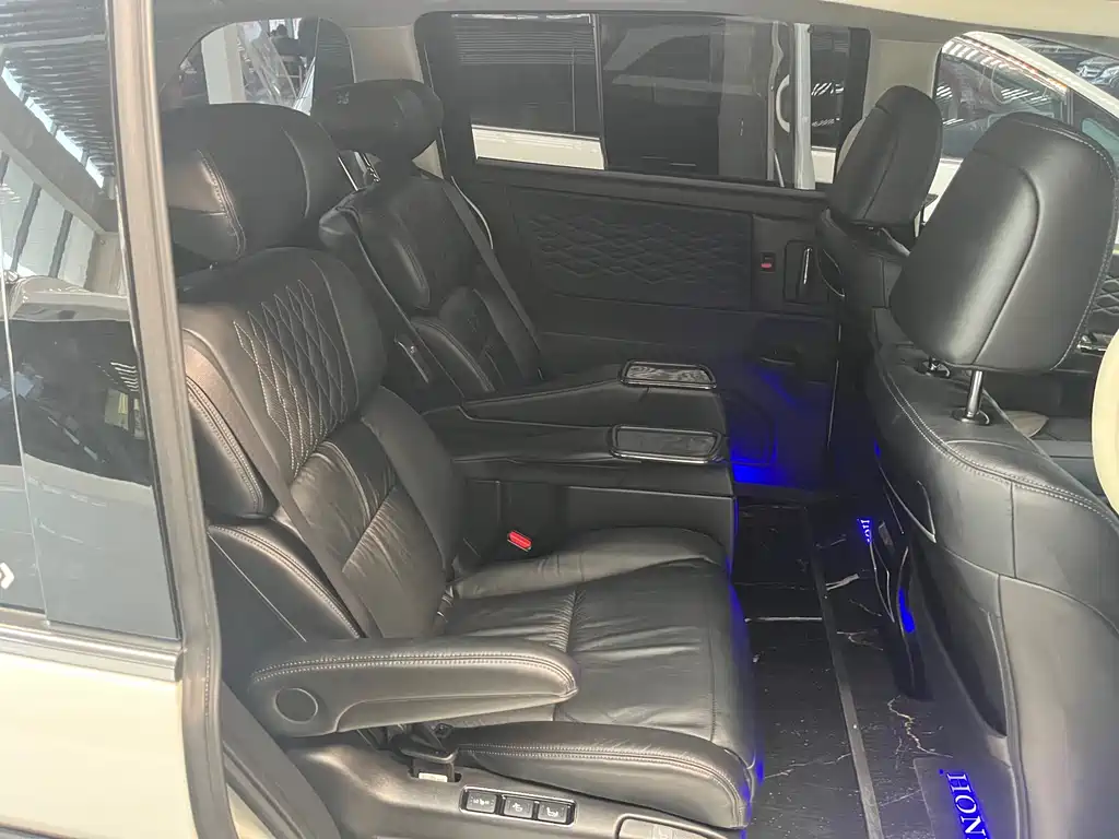 Alison 2022 2.0L e:HEV Deluxe Edition купить на сайте DeffCars