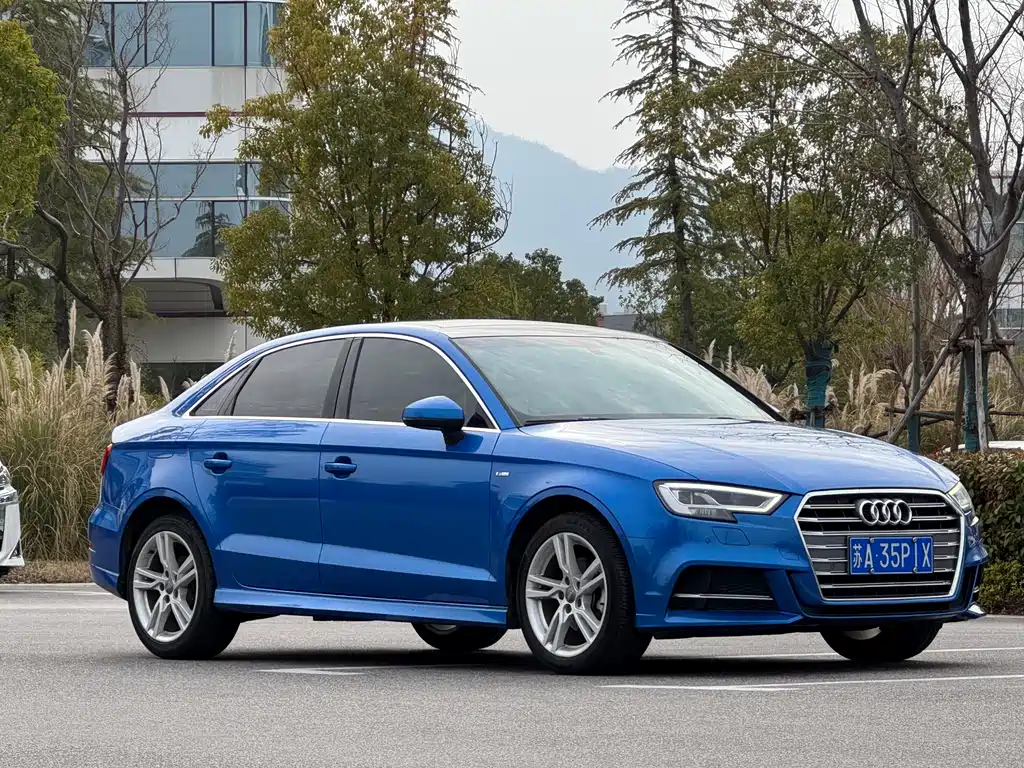 Audi A3 2020 Limousine 35 TFSI Fashion Type National V купить на сайте DeffCars