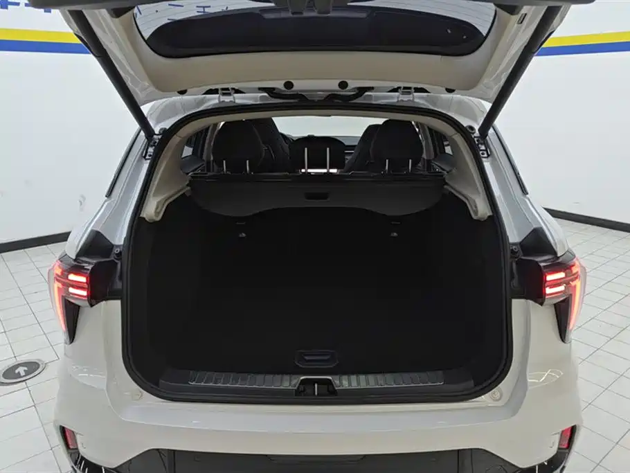 Lynk & Co 01 2023 2.0TD 2WD Pro купить на сайте DeffCars