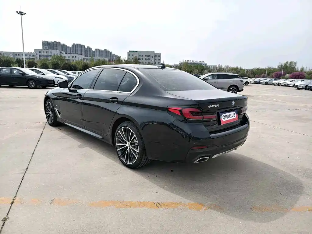 BMW 5 Series 2023 530Li Leading M Sports Package купить на сайте DeffCars