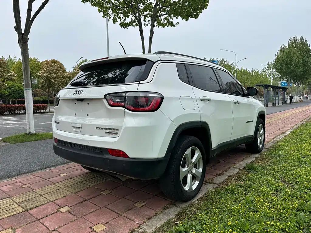 Compass 2017 200T Automatic Home Edition купить на сайте DeffCars