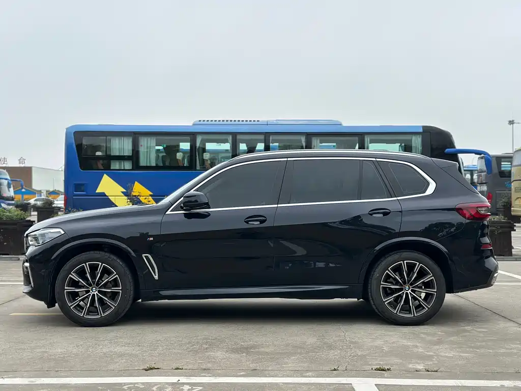 BMW X5 2022 xDrive 30Li Exclusive M Sports Package купить на сайте DeffCars