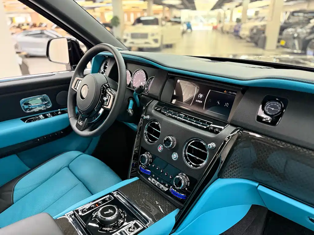 Cullinan 2020 Black Badge купить на сайте DeffCars