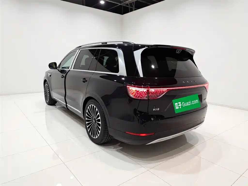 Wenjie M9 2025 extended range Ultra version 52kWh 6-seater version 192-line lidar) купить на сайте DeffCars