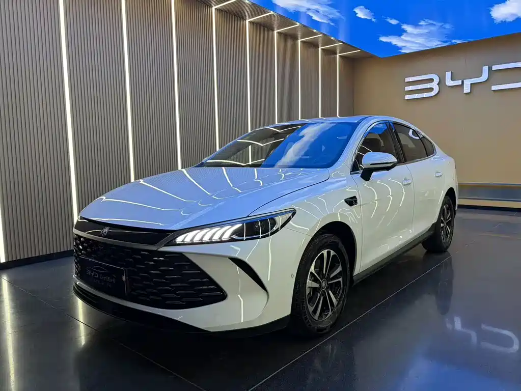 Qin PLUS 2025 DM-i Smart Driving Edition 120KM Transcendent Type купить на сайте DeffCars