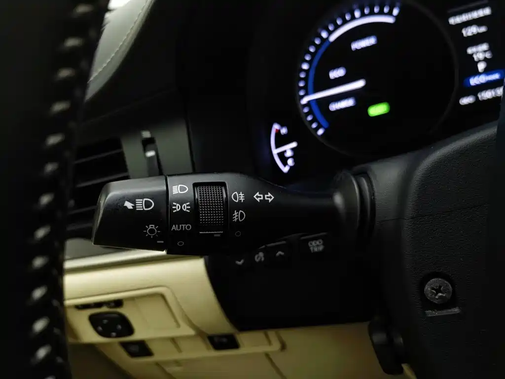 Lexus ES 2013 300h Elite Edition купить на сайте DeffCars