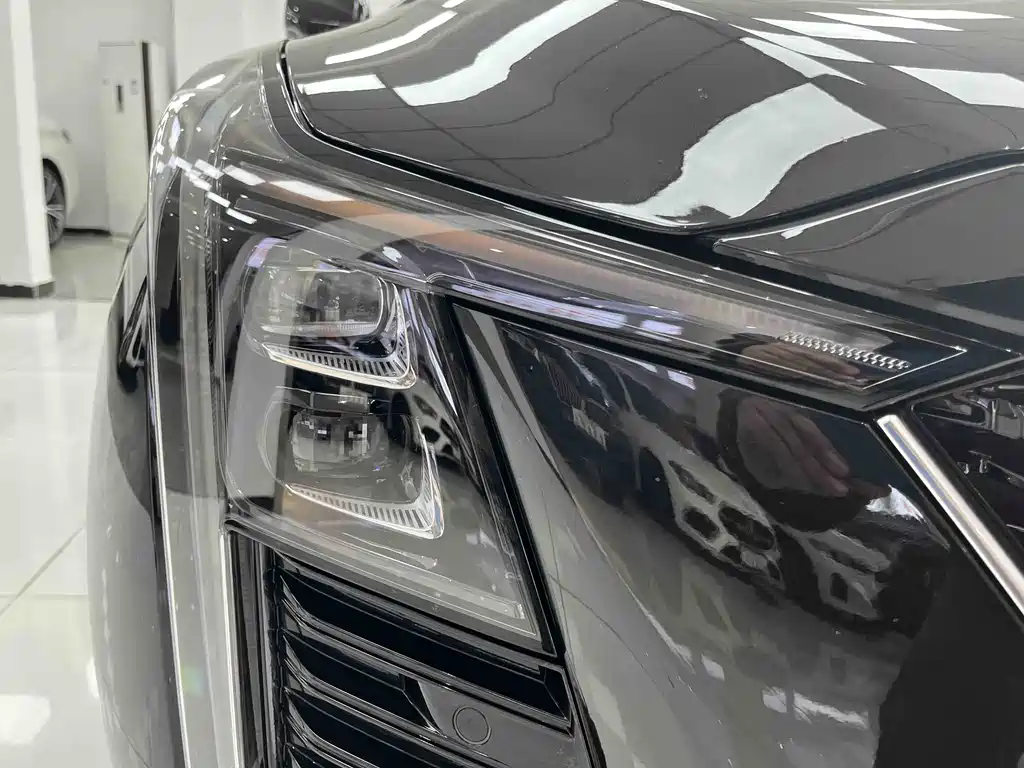 Cadillac CT5 2024 28T Luxury Pro купить на сайте DeffCars