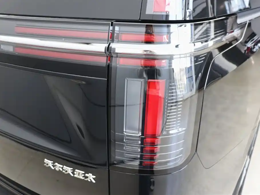 Volvo EM90 2025 Ultra six-seater купить на сайте DeffCars
