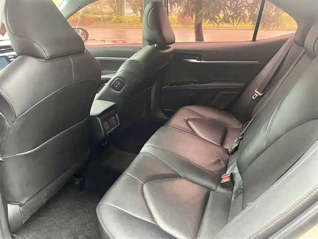 Camry 2018 2.0G Deluxe Edition купить на сайте DeffCars