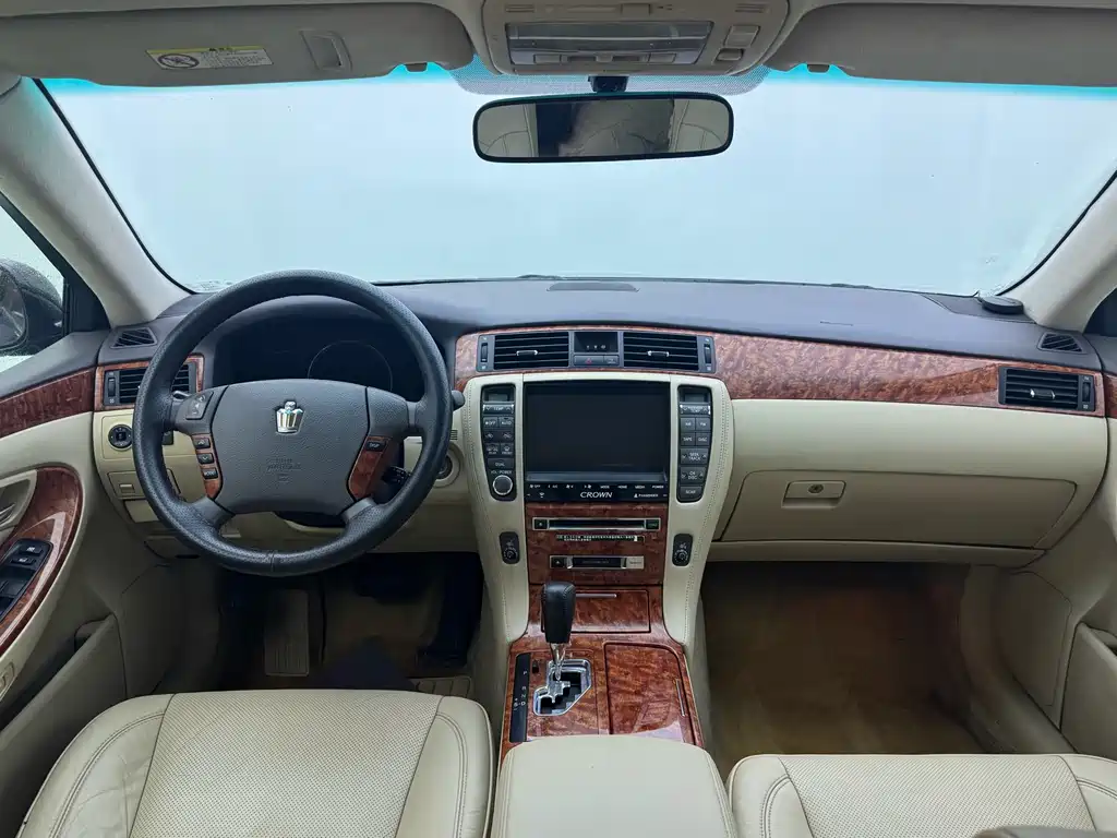 Crown 2005 2.5L Royal купить на сайте DeffCars