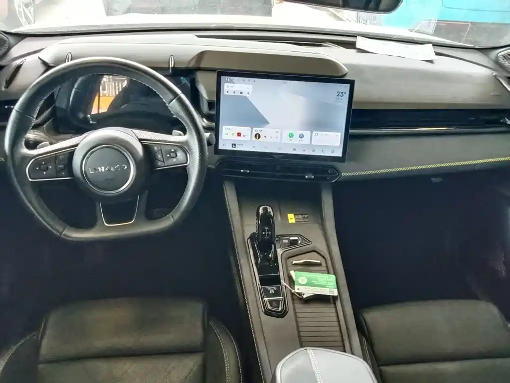 Lynk & Co 03 2023 1.5TD DCT Pro купить на сайте DeffCars