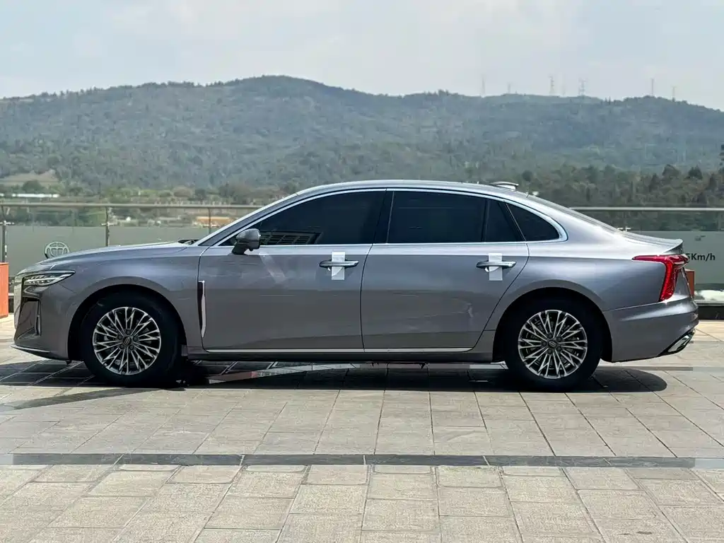 Hongqi H5 2023 2.0T Automatic Intelligent Connected Flag Edition купить на сайте DeffCars