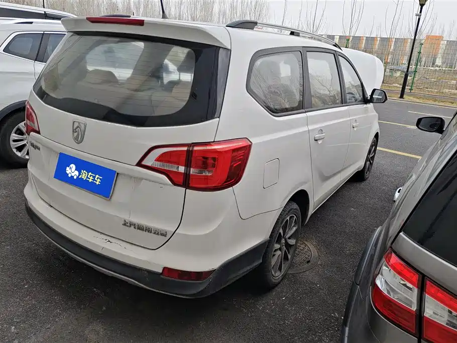 Baojun 730 2016 1.5L manual value model 7 seats National V купить на сайте DeffCars