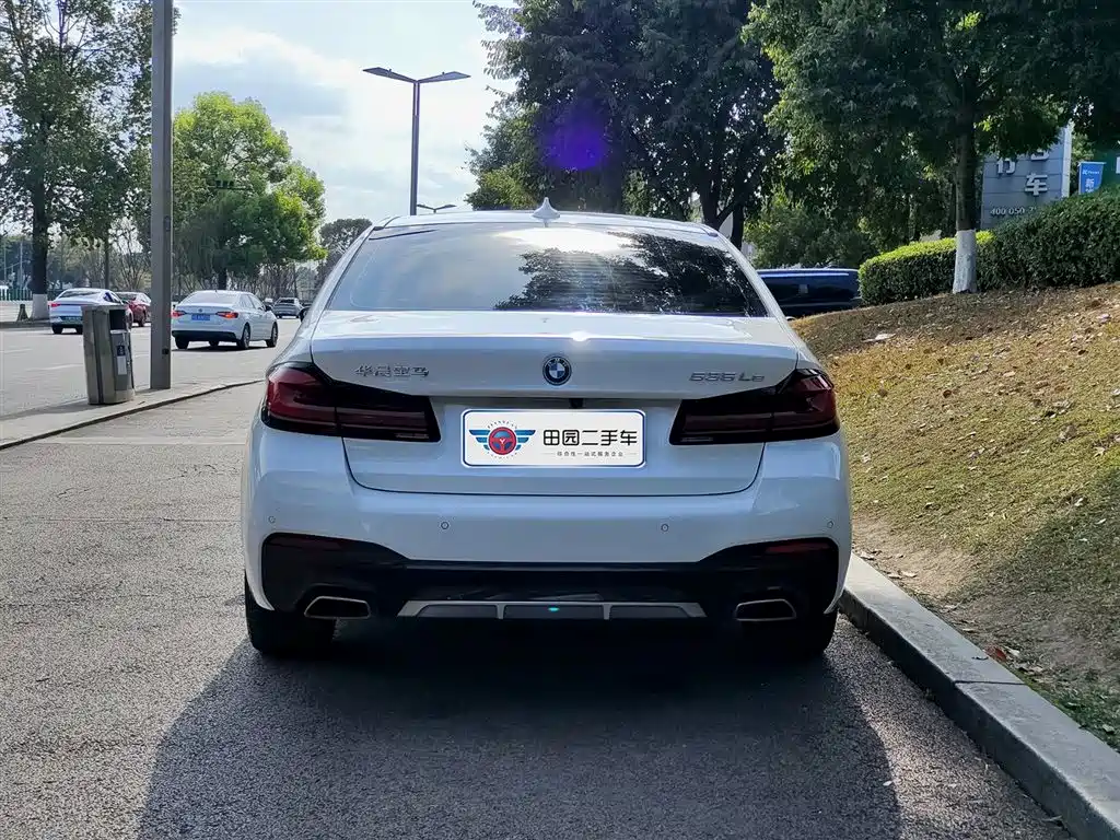 BMW 5 Series New Energy 2022 Model 535Le M Sports Package купить на сайте DeffCars