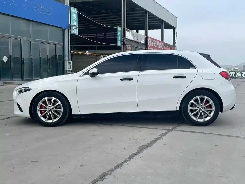 Mercedes-Benz A-Class (Imported) 2022 A 200 Fashion Model купить на сайте DeffCars