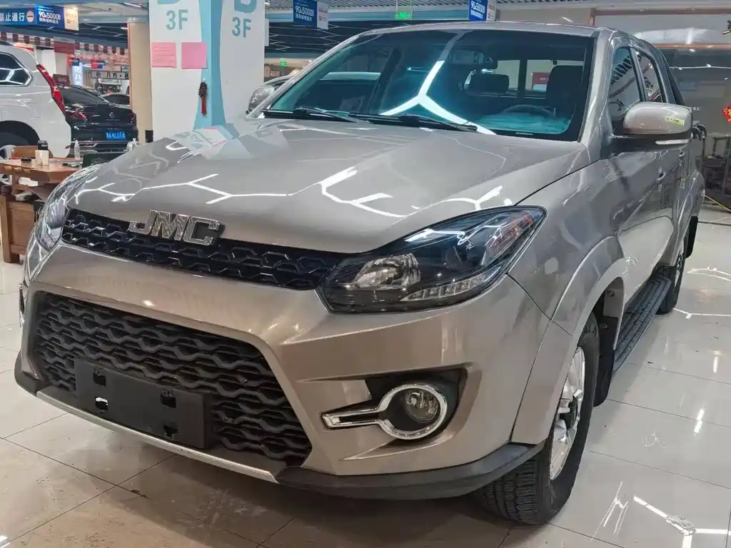 Yuhu 3 2018 2.5T diesel two-wheel drive luxury version standard wheelbase купить на сайте DeffCars
