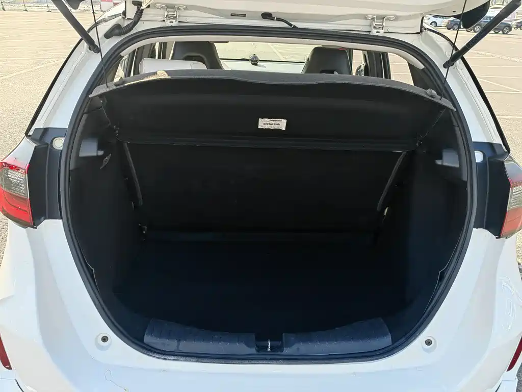 Fit 2021 1.5L CVT Fashion Edition купить на сайте DeffCars