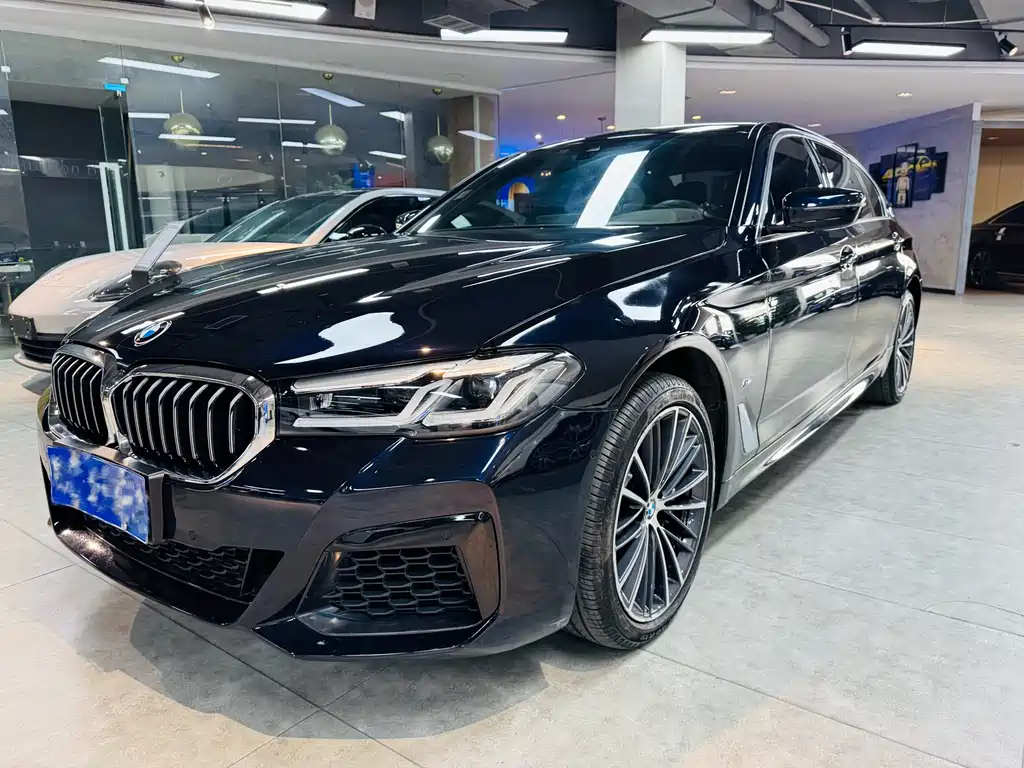 BMW 5 Series 2023 530Li Leading M Sports Package купить на сайте DeffCars