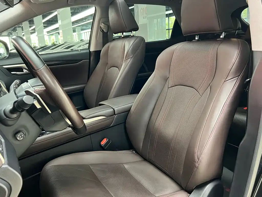 Lexus RX 2020 facelift 300 four-wheel drive elegant version купить на сайте DeffCars