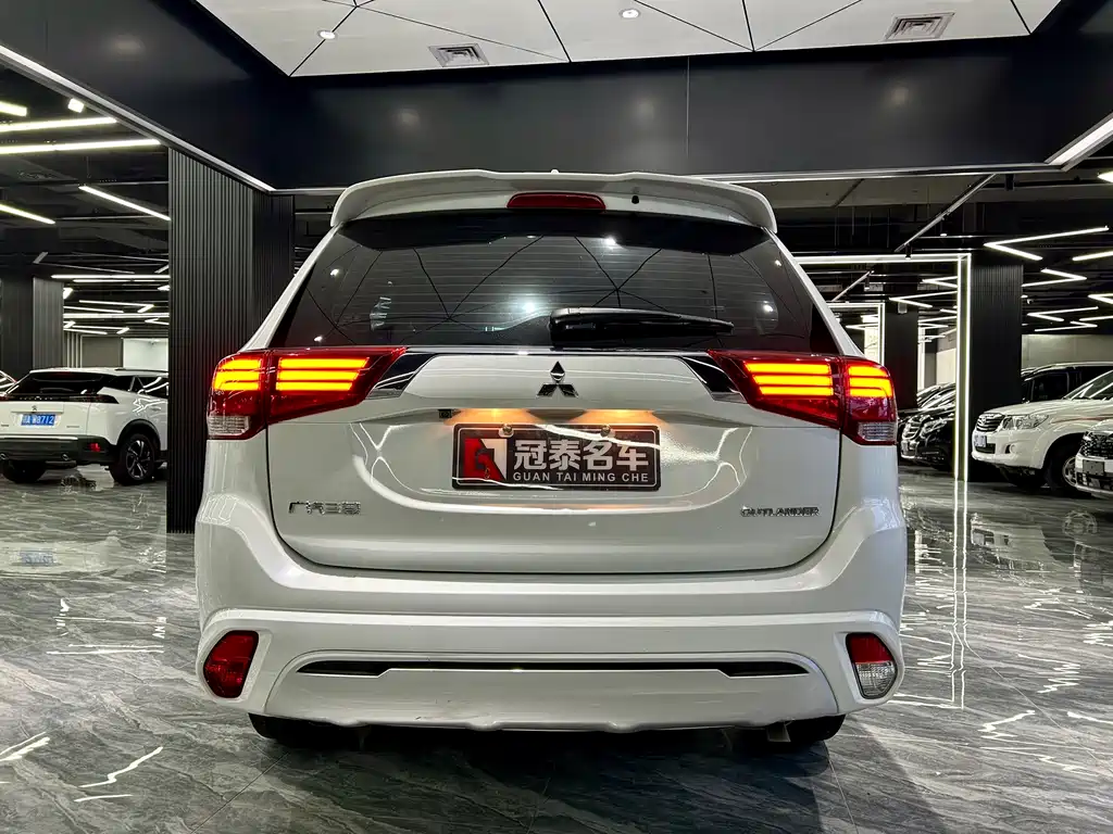 Outlander 2021 facelift 2.0L 2WD smooth version 5 seats купить на сайте DeffCars