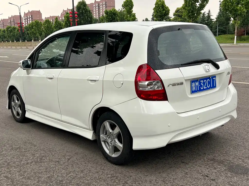 Fit 2007 1.5L CVT comfort version купить на сайте DeffCars