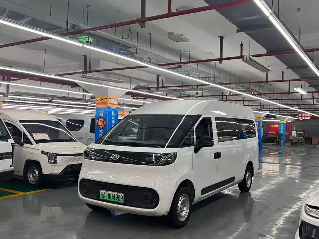 Maxus Dana V1 2025 + Long Axis High Top Versatile Edition (62kWh) купить на сайте DeffCars