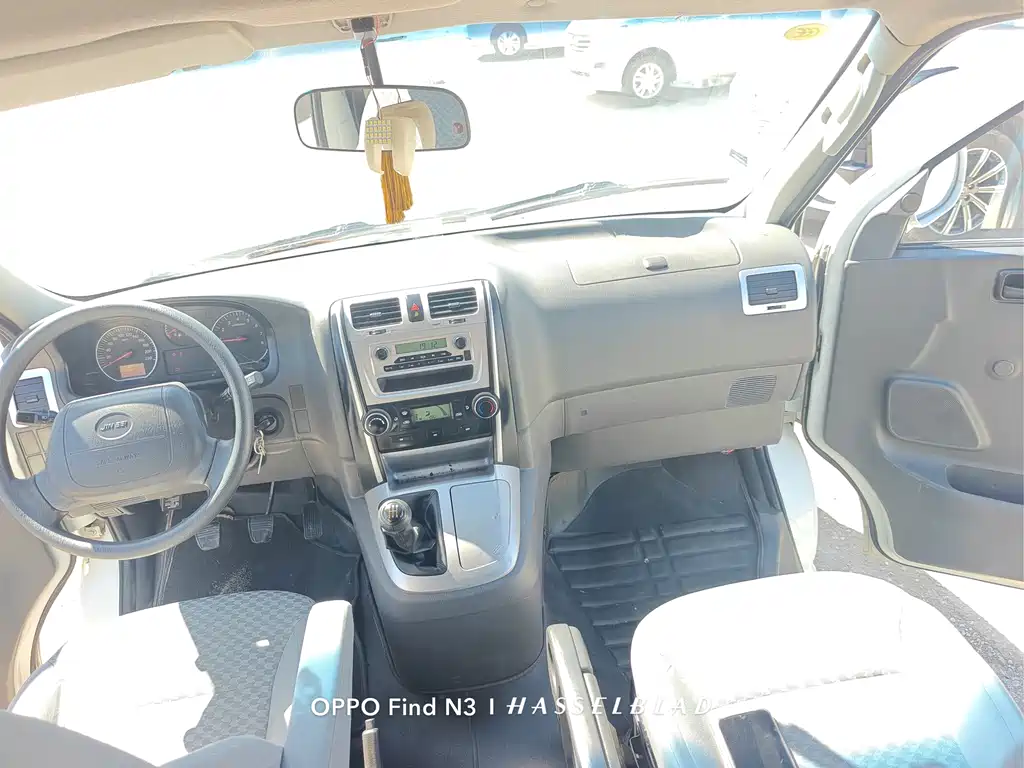 Garris 2019 2.0L Express Comfortable 7-seater National VI 1TZS купить на сайте DeffCars