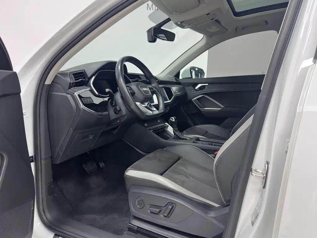 Audi Q3 2022 35 TFSI Fashionable and Dynamic купить на сайте DeffCars