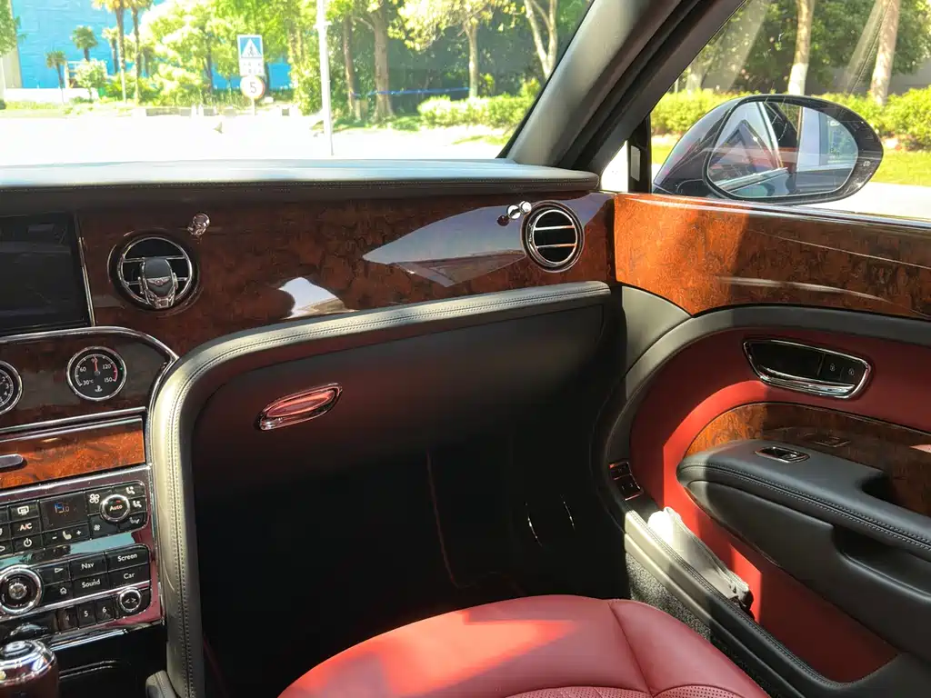 Mulsanne 2017 6.8T long wheelbase version купить на сайте DeffCars