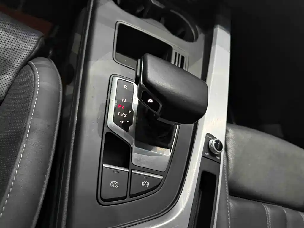 Audi A4L 2020 40 TFSI Fashionable and Dynamic купить на сайте DeffCars