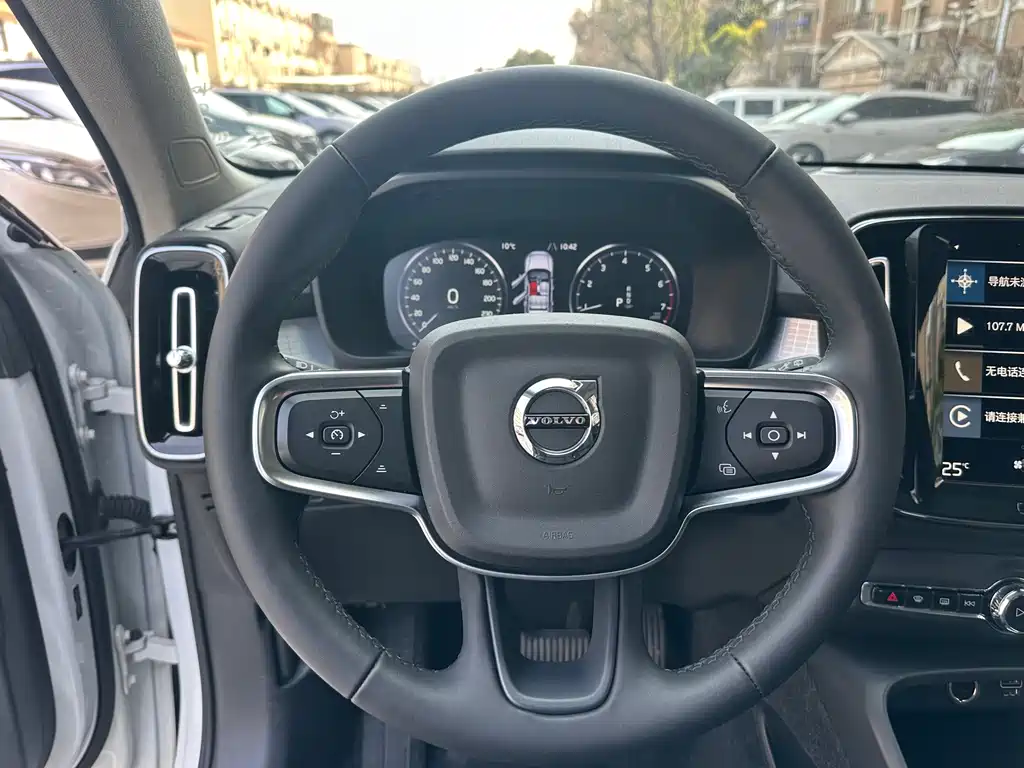 Volvo XC40 2022 T4 four-wheel drive smart travel fashion version купить на сайте DeffCars