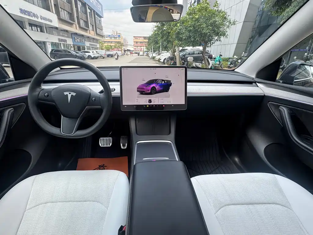 Model Y 2024 rear-wheel drive version купить на сайте DeffCars