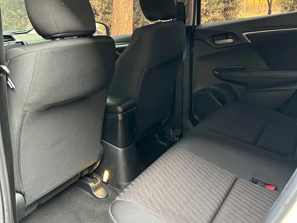 Fit 2018 1.5L CVT Fashion Edition купить на сайте DeffCars
