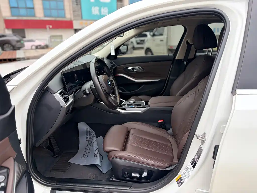 BMW i3 2022 eDrive 35 L купить на сайте DeffCars