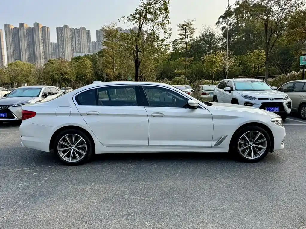 BMW 5 Series 2018 528Li Special Edition launched купить на сайте DeffCars