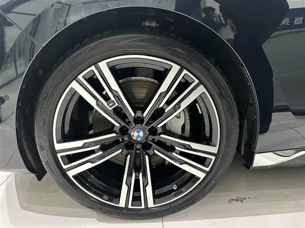BMW 7 Series 2023 740Li Leading M Sports Package купить на сайте DeffCars