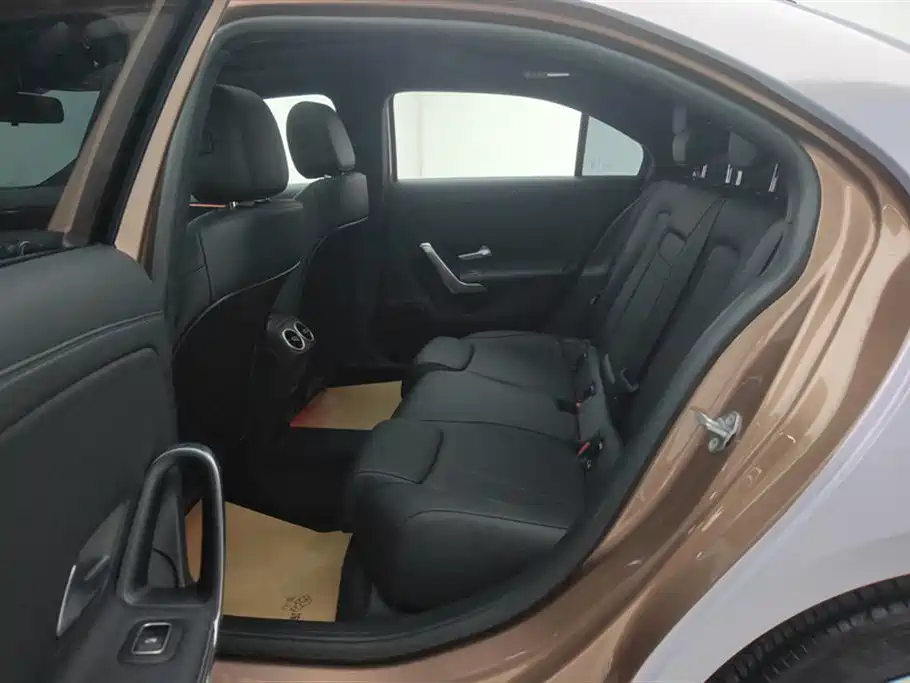 Mercedes-Benz A-Class 2022 Facelift A 200 L Sports Sedan Fashionable купить на сайте DeffCars