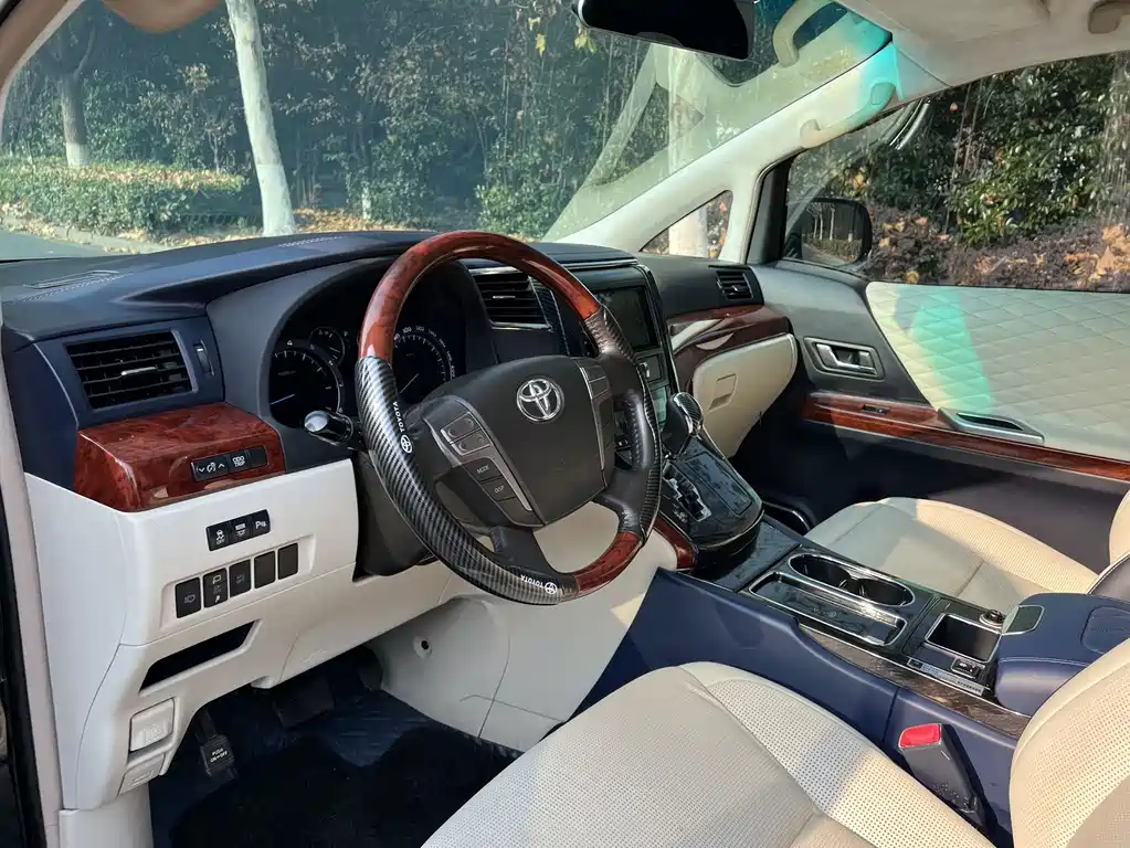 Alphard 2011 3.5L Deluxe Edition купить на сайте DeffCars