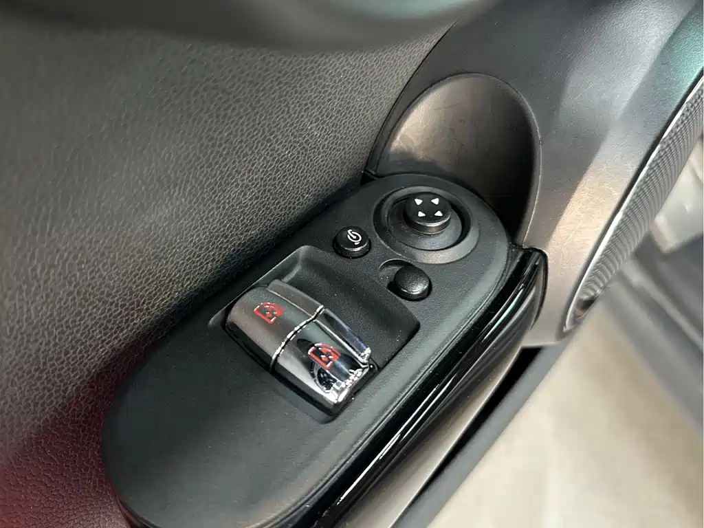 MINI 2019 1.5T COOPER Artist купить на сайте DeffCars