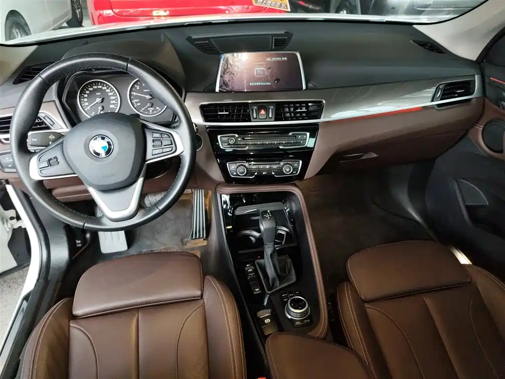 BMW X1 2018 xDrive20Li Exclusive Model купить на сайте DeffCars
