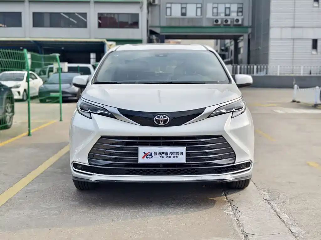 SIENNA 2024 2.5L Hybrid Deluxe Edition купить на сайте DeffCars