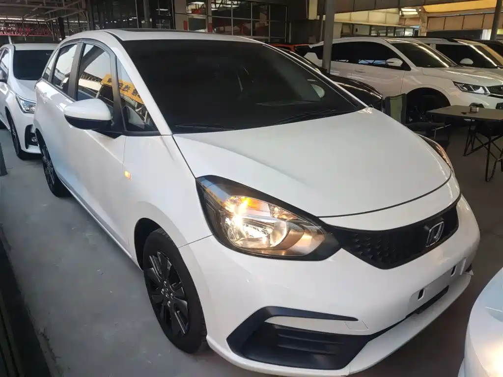 Fit 2022 1.5L CVT Trendy Sunroof Edition купить на сайте DeffCars