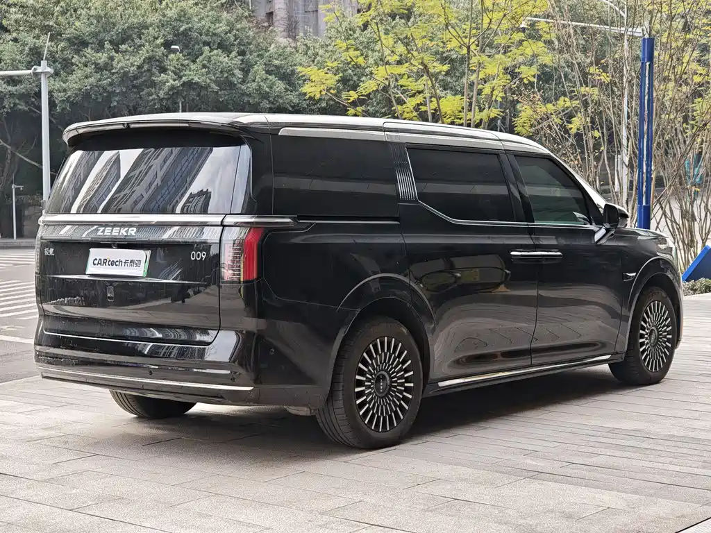 Jikrypton 009 2024 seven-seat aisle version four-wheel drive 108kWh купить на сайте DeffCars