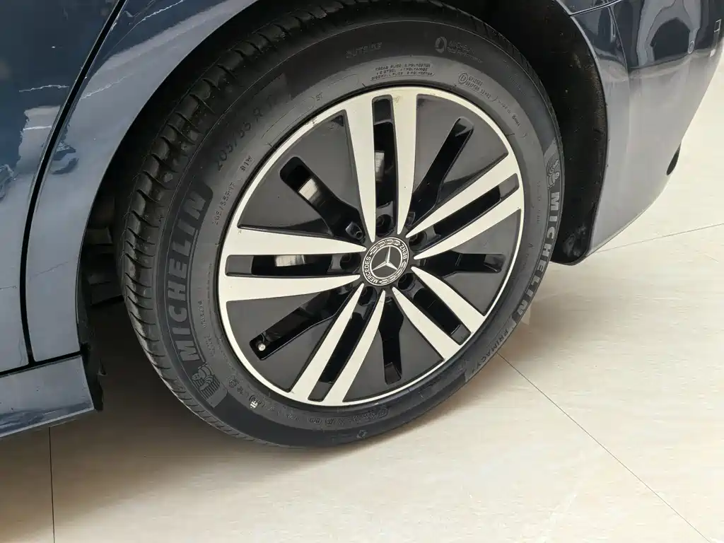 Mercedes-Benz A-Class 2019 A 180 L Sports Sedan купить на сайте DeffCars
